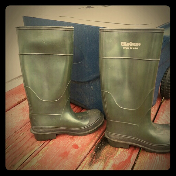 Rain boots - Picture 1 of 2